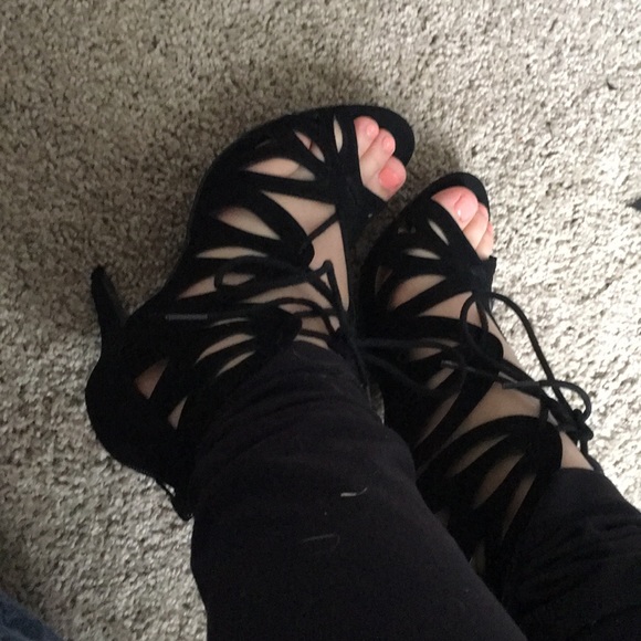 Open toe heels - Picture 3 of 4